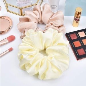 🆕 XL Satin Scrunchie Cream/Beige Duo